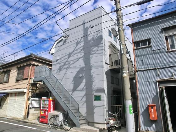 しっかりとした外観の建物です！