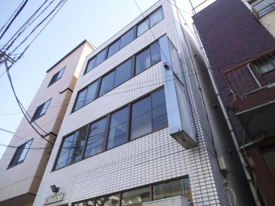 ４階建ての鉄骨マンション☆