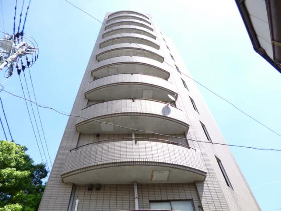 立派なマンションです