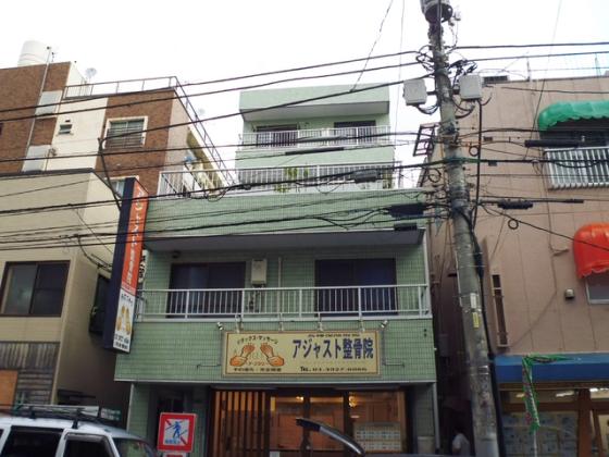 １階は店舗になっております