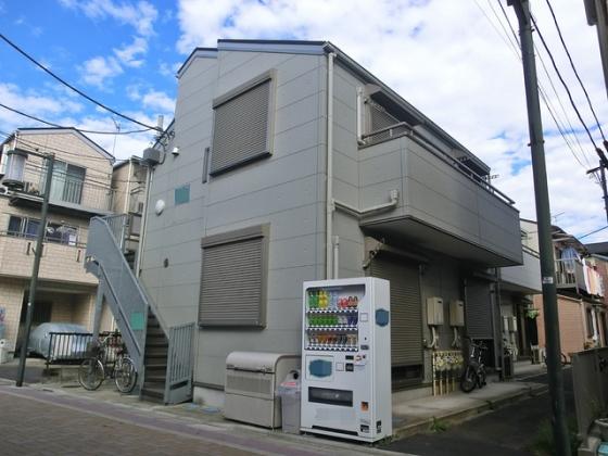 閑静な住宅街に位置する建物です♪