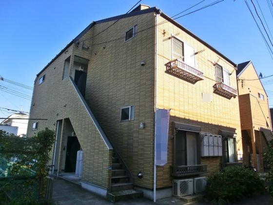 閑静な住宅街に位置する建物です♪